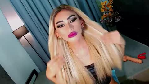 miss yasii online show from February 15, 7:50 pm