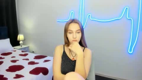 Yasmina online show from October 18, 6:45 pm