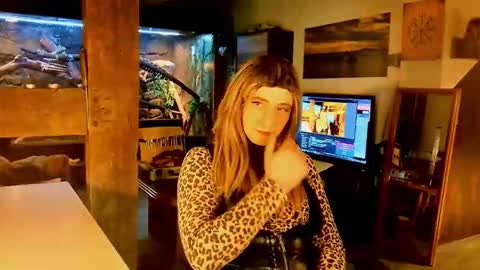 yassminhot84 online show from February 16, 7:01 pm