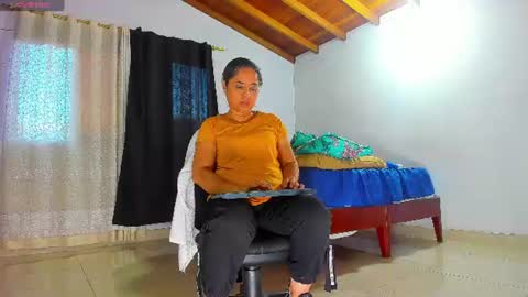 yaya____ online show from July 5, 10:28 pm