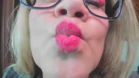 yayita online show from January 19, 4:06 pm