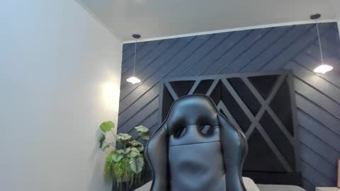 YEIKO ROMERO online show from February 27, 5:37 pm