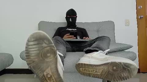 yeisongomezz online show from July 18, 3:58 pm