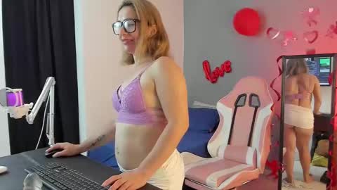 yelena03 online show from February 13, 9:39 pm