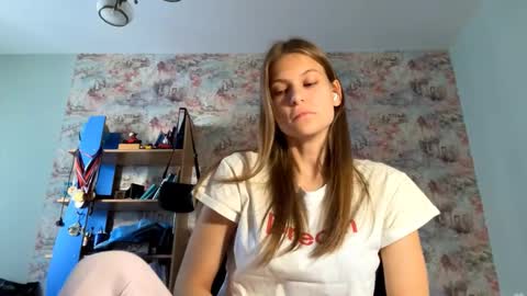 Emma online show from October 13, 9:33 am