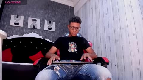 M O R E N O online show from October 10, 10:25 pm