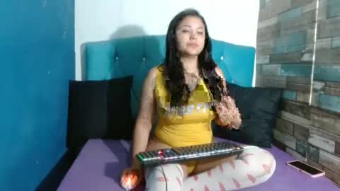 yesamin_stone18 online show from March 4, 12:13 pm