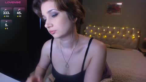 Snapshot of yesofie chatting on February 2, 9:07 am Sofie online show from February 2, 9:07 am