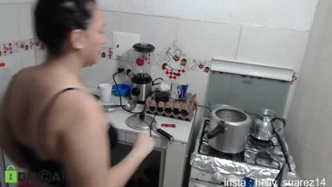 Snapshot of yessica_08 chatting on December 6, 4:33 pm yessica and andres online show from December 6, 4:33 pm