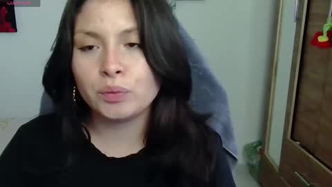 yessica_gomez01 online show from May 22, 10:38 pm