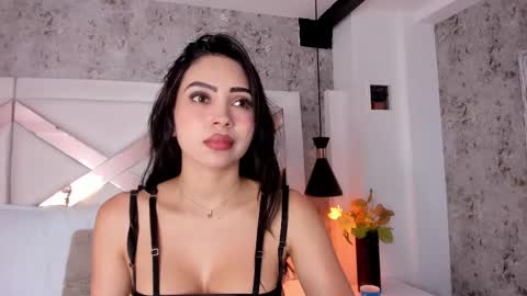 Snapshot of yessica_monteiro chatting on September 16, 12:29 pm Yessica online show from September 16, 12:29 pm
