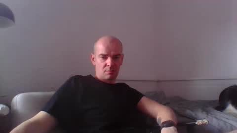 yewloo online show from February 12, 1:37 pm