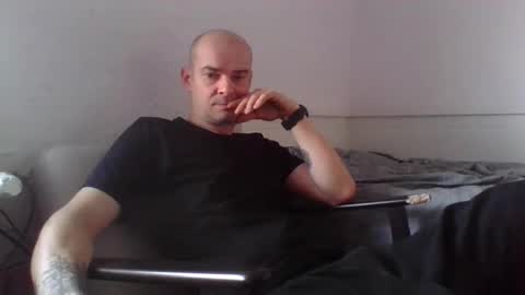 yewloo online show from February 28, 6:17 am