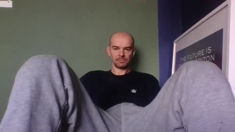 yewloo online show from November 7, 6:49 am