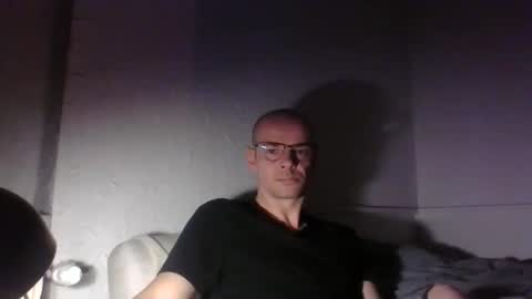 yewloo online show from February 4, 5:50 pm