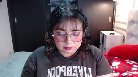 hii i am yini online show from March 14, 11:20 pm