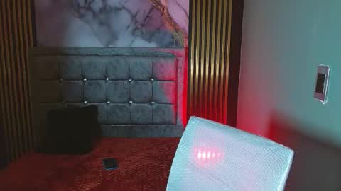 yisle online show from March 25, 5:47 am