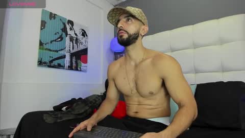 Yiyo online show from February 23, 4:28 am