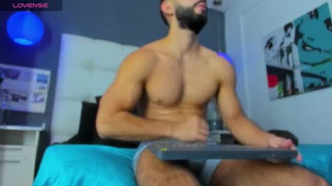 Yiyo online show from March 17, 9:20 pm