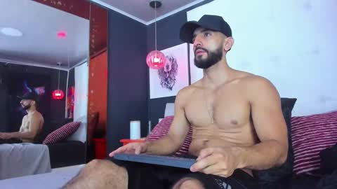 Yiyo online show from February 11, 4:55 am