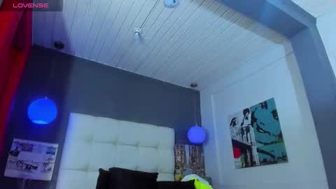 Yiyo online show from February 20, 5:29 am