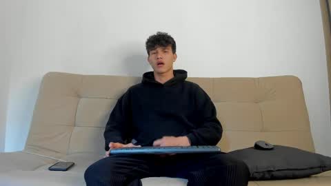 yizus_bonz online show from May 16, 9:13 pm