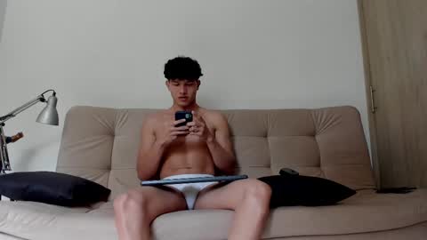 Snapshot of yizus_bonz chatting on September 12, 7:27 pm yizus_bonz online show from September 12, 7:27 pm