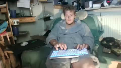ynghotgerman92 online show from October 13, 8:22 pm