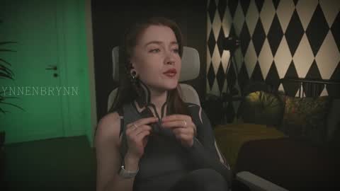 ynnenbrynn online show from February 7, 8:33 am