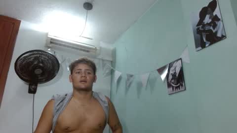 yoel_smith78 online show from September 17, 8:12 pm