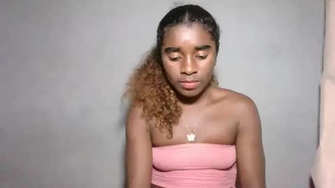 yolandrina05 online show from October 10, 9:52 pm