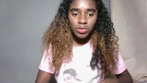 yolandrina05 online show from October 7, 1:51 pm