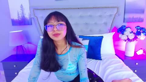 Snapshot of yommi_winx chatting on September 12, 11:18 pm Yommi Winx online show from September 12, 11:18 pm