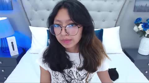 Snapshot of yommi_winx chatting on March 11, 8:08 am Yommi Winx online show from March 11, 8:08 am