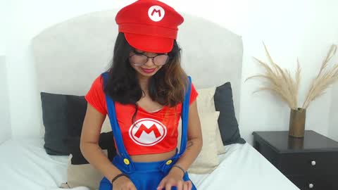 Snapshot of yommi_winx chatting on February 9, 12:17 am Yommi Winx online show from February 9, 12:17 am