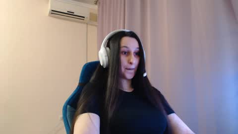 Sophie online show from April 21, 4:36 pm