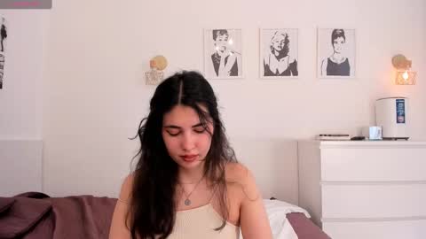 yooleen online show from February 18, 7:32 am