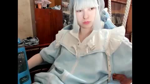 Yoonhee Kiss online show from September 17, 8:12 pm