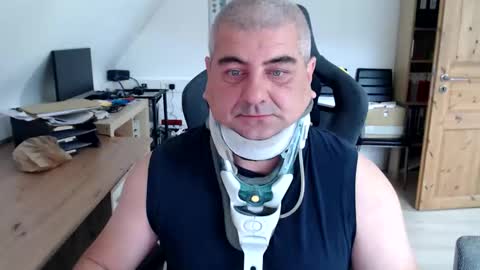 yoschi1976 online show from September 28, 9:40 am