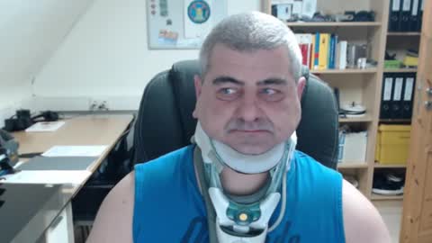 yoschi1976 online show from February 9, 5:01 pm