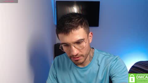 yoshy_man online show from April 29, 3:22 am