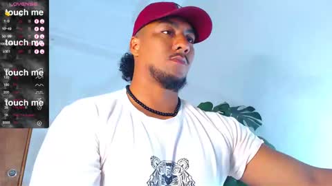 Snapshot of yosoy_enzo2020 chatting on February 22, 3:12 am Enzo online show from February 22, 3:12 am