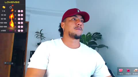 Snapshot of yosoy_enzo2020 chatting on January 11, 3:44 am Enzo online show from January 11, 3:44 am