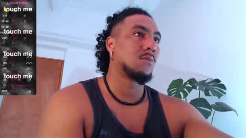 Snapshot of yosoy_enzo2020 chatting on February 23, 2:14 pm Enzo online show from February 23, 2:14 pm