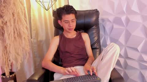 NICOLS online show from April 7, 8:33 pm