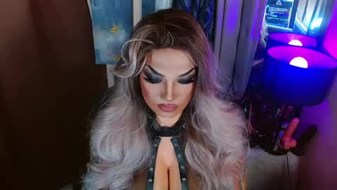 QUEEN MADISON  online show from May 28, 6:50 pm