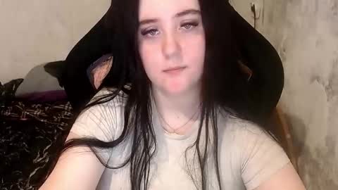 your_8a8y online show from February 23, 12:40 pm