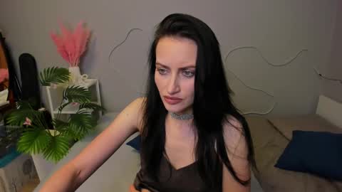 Elizabeth online show from October 19, 3:49 pm