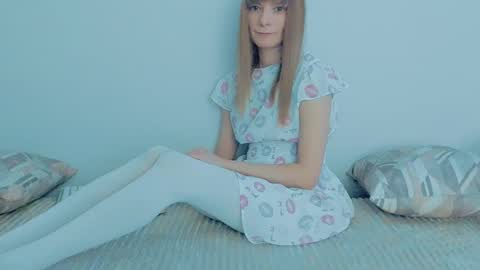 Lily online show from October 14, 4:04 am