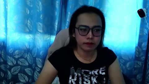 your_dreamgirlxxx69 online show from October 19, 11:42 pm